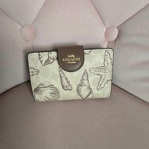 Coach Corner Zip Wallet In Signature Canvas Sea Shell Print